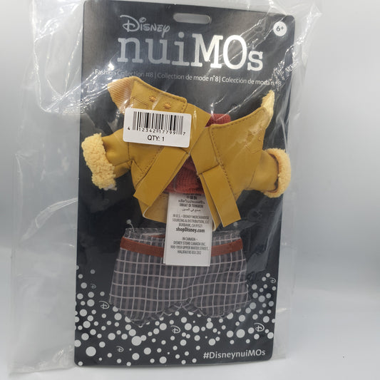 Nuimo's sherpa jacket, sweater and plaid shorts